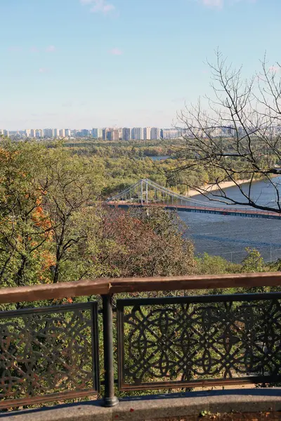 Sonbaharda şehir parkı