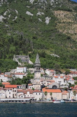 Eski Perast kasabası, yakın çekim, deniz manzaralı, Karadağ
