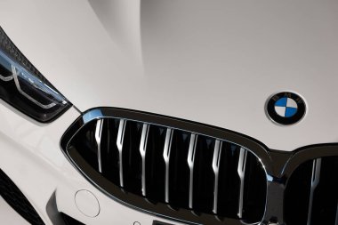 BMW 8 serisinin ızgarası. Katowice, Poland- 06.07.2019
