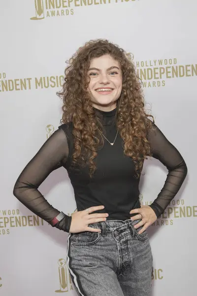 Sophie Pecora 30 Temmuz 2025 'te Los Angeles' taki The Avalon, Hollywood 'da düzenlenen Hollywood Bağımsız Müzik Ödülleri' ne ulaştı..