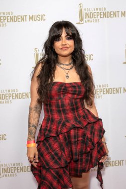 Rock müzisyeni Cinde, 30 Temmuz 2025 'te Los Angeles' taki The Avalon, Hollywood 'da düzenlenen Hollywood Bağımsız Müzik Ödülleri' ne ulaştı..