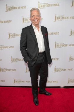 Çifte aday Ed Bazel, 30 Temmuz 2025 'te Los Angeles' taki The Avalon, Hollywood 'da düzenlenen Hollywood Bağımsız Müzik Ödülleri' ne geldi..