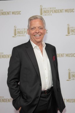 Çifte aday Ed Bazel, 30 Temmuz 2025 'te Los Angeles' taki The Avalon, Hollywood 'da düzenlenen Hollywood Bağımsız Müzik Ödülleri' ne geldi..