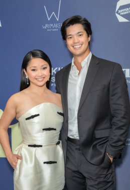 Lana Condor, Ross Butler 23 Mayıs 2025 'te Los Angeles' taki Londra Batı Hollywood 'da yapılan 