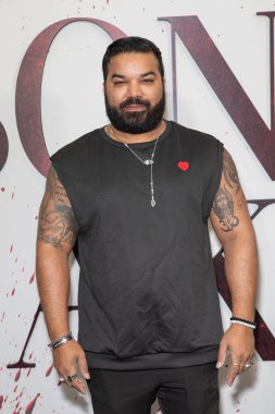 Adrian Dev, 30 Eylül 2025 'te Los Angeles, Kaliforniya' da Carondelet House 'da Bone Lake' in özel gösterimine katılıyor..