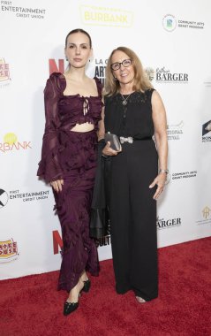 Sof Puchley ve Terry Puchley, 28 Eylül 2025 tarihinde Burbank, CA Marriott Kongre Merkezi 'nde düzenlenen 2025 Burbank Uluslararası Film Festivali Galası' na katıldılar..