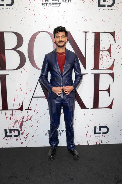 Kais Boukthir, 30 Eylül 2025 'te Los Angeles, Kaliforniya' da bulunan Carondelet House 'da Bone Lake' in özel gösterimine katılır..