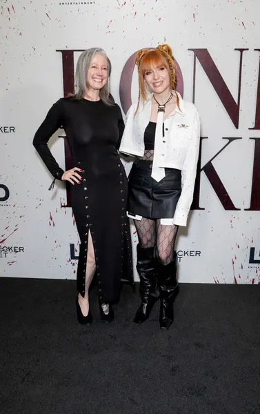 Saint Marie ve Mercedes Bryce Morgan, 30 Eylül 2025 'te Los Angeles, Kaliforniya' da bulunan Carondelet House 'da Bone Lake' in özel gösterimine katılır..