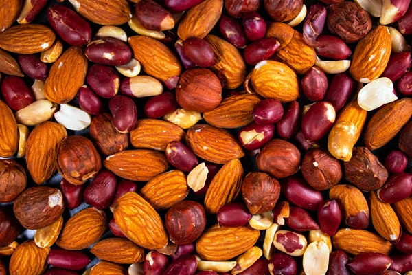 Fındık, badem, fıstık, fındık, fındık, fındık.