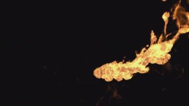 Yangın, alev, patlamalar, duman, duman ve alfa kanalı ile şeffaf arkaplanda yanan video geçişleri.