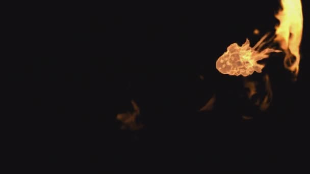 煙とアルファチャンネルで透明な背景に燃えるビデオ遷移 — ストック動画