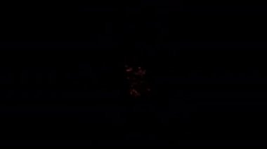 Şeffaf bir arka planda alfa kanallı çeşitli şekiller. Ateş, alev, patlamalar, duman, duman ve yanan video geçişleri.