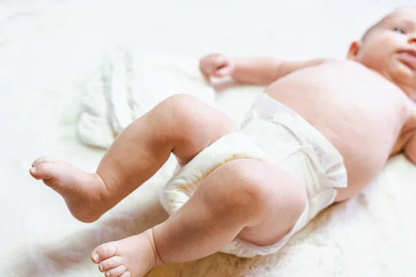 Сменить Подгузник Новорожденному Баннеру Счастливый Милый Младенец Подгузнике Белый Фон — стоковое фото