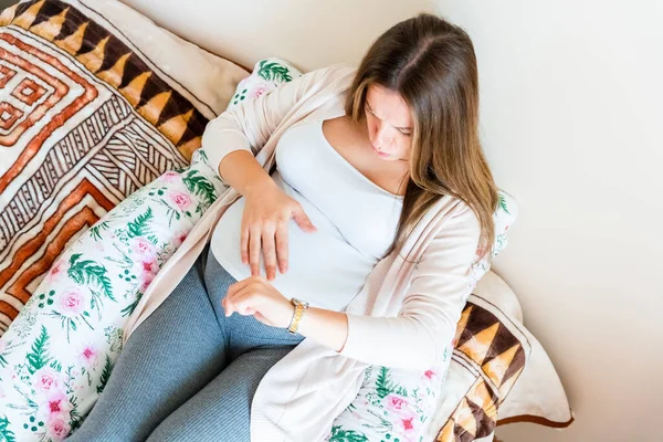 Έγκυος Ωρολογιακή Γέννα Ώρα Τοκετού Πόνος Στις Συσπάσεις Εγκυμοσύνη Γυναίκα — Φωτογραφία Αρχείου