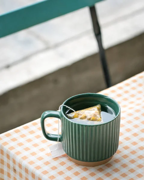 Chá Quente Uma Xícara Verde Vista Ângulo Alto Espaço Cópia — Fotografia de Stock