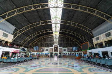 Bangkok, Tayland - 4 Aralık 2023: Bangkok Tren İstasyonu (Hua Lamphong Tren İstasyonu)).