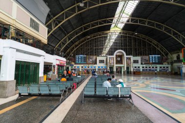 Bangkok, Tayland - 4 Aralık 2023: Bangkok Tren İstasyonu (Hua Lamphong Tren İstasyonu)).