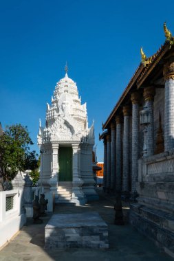 Bangkok, Tayland - 5 Aralık 2023: Bangkok, Tayland 'daki Wat Rajapradit Sathitmahasimarama Tapınağı.