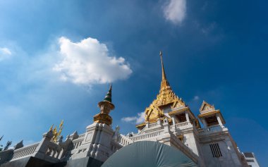 Bangkok, Tayland - 6 Aralık 2023: Bangkok, Tayland 'daki Altın Buda Tapınağı Wat Traimit Withayaram Worawihan' ın dışı.