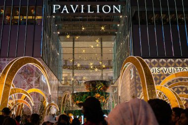 Kuala Lumpur, Malezya - 7 Aralık 2024: Pavilion Alışveriş Merkezi, Bukit Bintang.