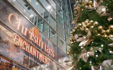 Kuala Lumpur, Malezya - 7 Aralık 2024: Pavilion Alışveriş Merkezi 'nde Noel süsü, Bukit Bintang Kuala Lumpur.