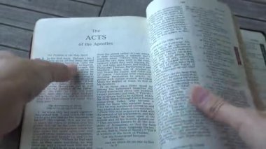 Yeni Ahit 'in Kanunları Kitabı, Kutsal İncil.