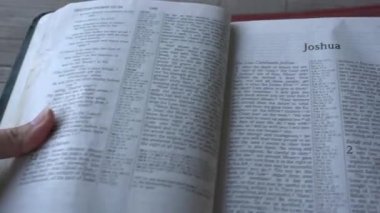 İncil 'deki Eski Ahit' in Yeşu Kitabı..