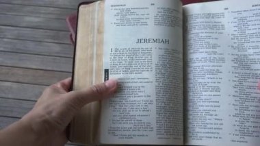 İncil 'deki Eski Ahit' in Jeremiah 'ın Kitabı..