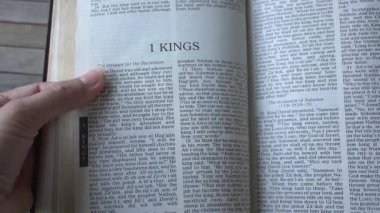 İncil 'in Eski Ahit' inde 1 Kralın Kitabı.