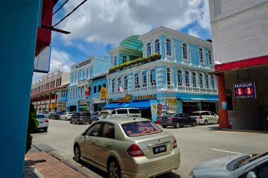 Muar, Malezya - 24 Mar 2025: Muar kasabası, Malezya 'da sokak manzaralı.