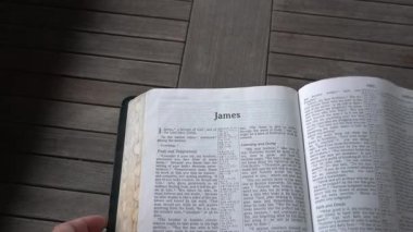 Kutsal İncil 'in Yeni Ahit' inde James 'in kitabı..