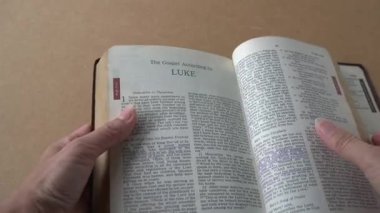İncil 'in Yeni Ahit' inde Luke 'un kitabı..