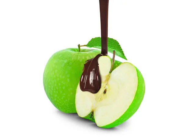 Beyaz Arka Planda Izole Edilmiş Elmanın Üzerine Çikolata Damlıyor — Stok fotoğraf