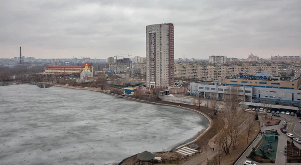 Kyiv Ukraine March 2021 Winter Cityscape Frozen Kirillivske Lake Obolon Imagen De Stock