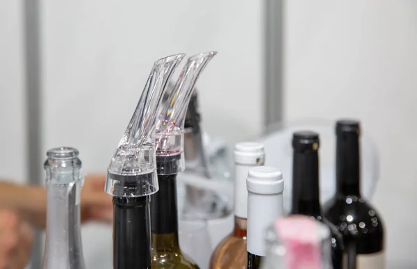 Pouring Wine Tasting Closeup — Stock Photo, Image