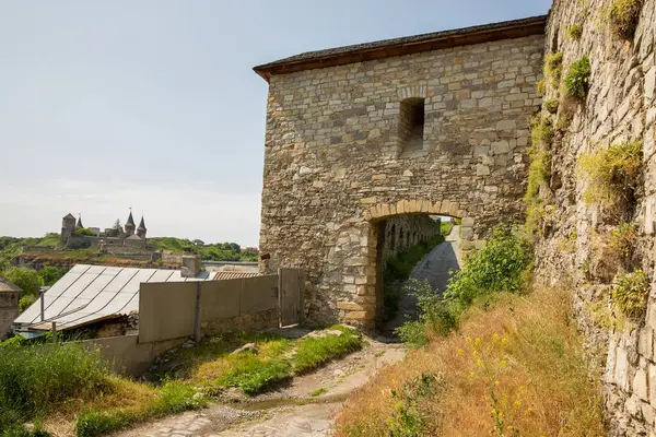 Puerta Medieval Con Vistas Castillo Parte Histórica Kamianets Podilskyi Ucrania —  Fotos de Stock
