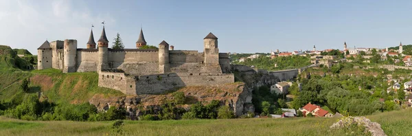 乌克兰Kamianets Podilskyi历史部分的全景城堡 它是一座前鲁塞尼亚 立陶宛城堡 后来又是一座由三个部分组成的波兰城堡 — 图库照片