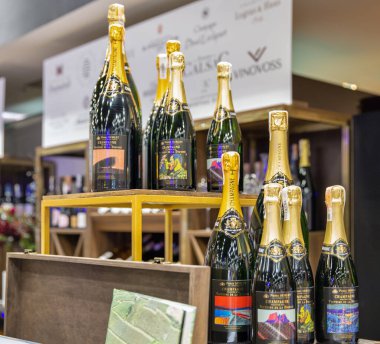 Kyiv, Ukrayna - 30 Eylül 2023: Pierre Morlet Uluslararası Şarap Fuarı 'nda şampanya standı.