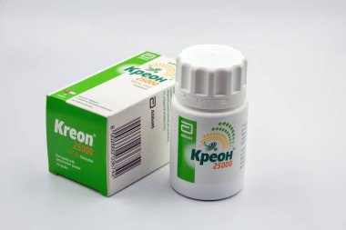 Kyiv, Ukrayna - Kasım 04, 2023: Abbott tarafından pankreas eksokrin yetersizliği için verilen kreon pankreas pankreas fibrozu, kronik fibrozis, kısmi pankreatektomi.