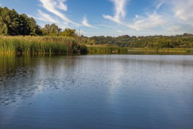 Yazın Sessiz Ros nehir kıyıları, Ukrayna