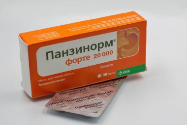Kyiv, Ukrayna - 29 Mart 2024: Panzynorm pankreatin 10000 ilaç KRKA tarafından pankreas eksokrin yetersizliği, kronik pankreas iltihabı, kistik fibrozis, kısmi pankreatektomi.
