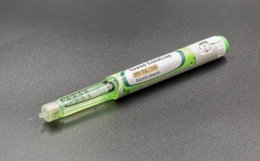 Kyiv, Ukrayna - 4 Ağustos 2024: Sanofi Toujeo SoloStar 'ın Stüdyo çekimi..