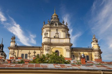 Lviv, Ukrayna 'daki Aziz Georges Katedrali. Aziz Georges Katedrali veya Yuri Katedrali, Ukrayna 'nın batısının tarihi başkenti Lviv' de yer alan bir barok rokoko katedralidir.