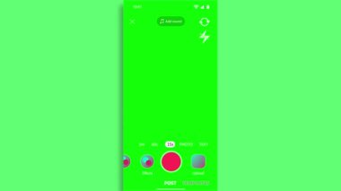 Animasyon kayıt kamera arayüzü yeşil arkaplanda simgelerle video modunda görünüyor. Popüler sosyal medya için akıllı telefondan video kaydı. Alfa kanalı. Görüntü