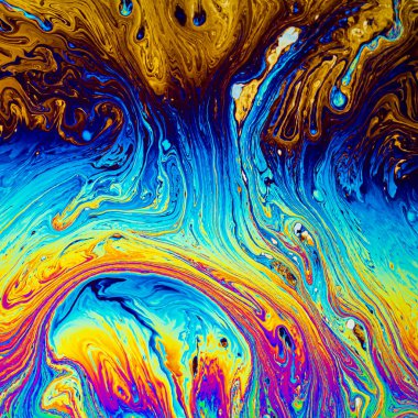 Işık yansıtan bir arkaplan oluşturan soyut sabun köpüğü