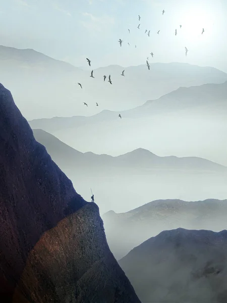 Γυναικείο Ταξιδιώτη Στέκεται Πάνω Βράχο Και Αναζητούν Βραχώδες Βουνό Φωτογραφία Αρχείου
