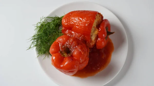 Gevulde Rode Paprika Met Rundvlees Rijst — Stockfoto