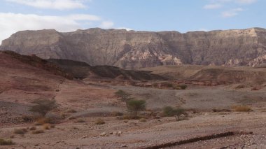 Kaya ve kırmızı arazi, ulusal jeolojik Timna parkında, İsrail
