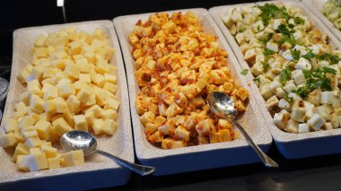 Baharatlı doğranmış peynir çeşitleri