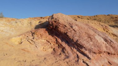 Negev Çölü, İsrail renkli kumları Makhtesh Gadol veya büyük krater, doğa rezerv